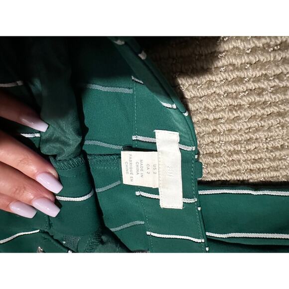H&M Women's Green Woven Stripes Wide Leg Suit Pants US 2 Size NWT - Picture 2 of 3